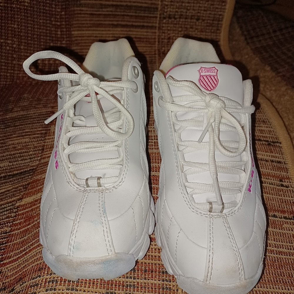 Women's KSwiss Size 7